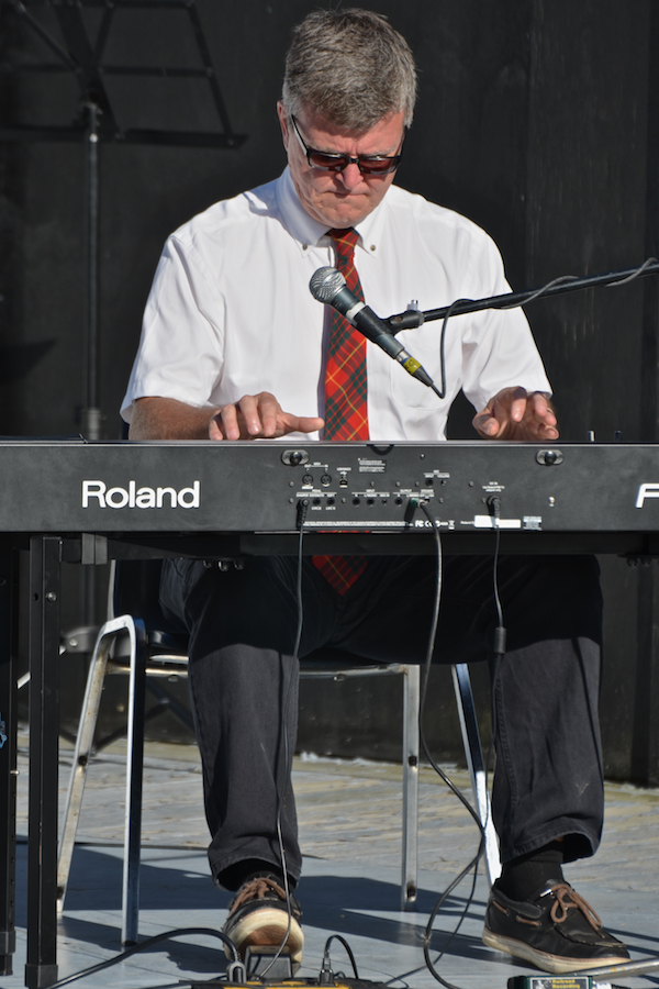 Lawrence Cameron on keyboard
