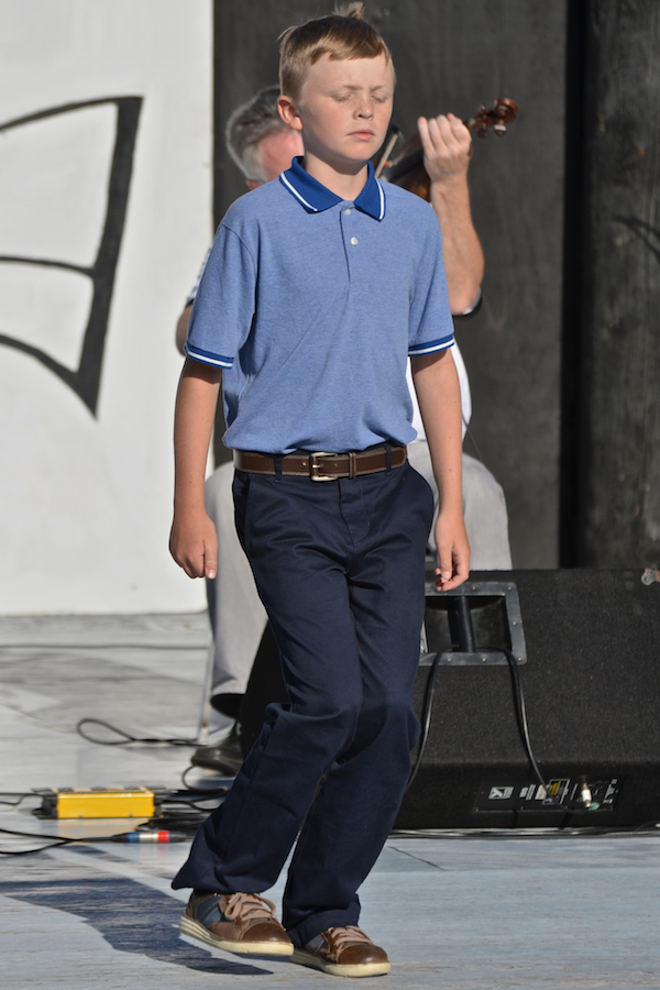 Iain MacQuarrie step-dancing