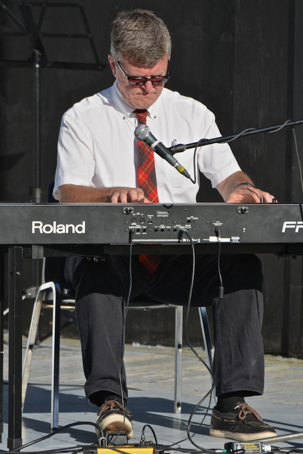 Lawrence Cameron on keyboard