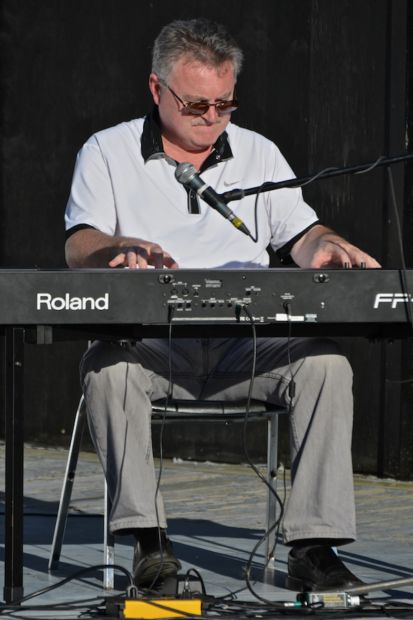 Howie MacDonald on keyboard