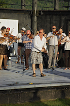 Larry Parks step-dancing during the finale