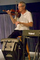 Kinnon Beaton on fiddle