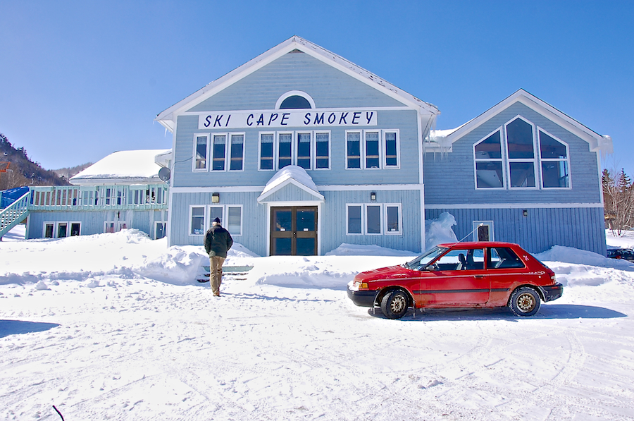Ski Cape Smokey lodge