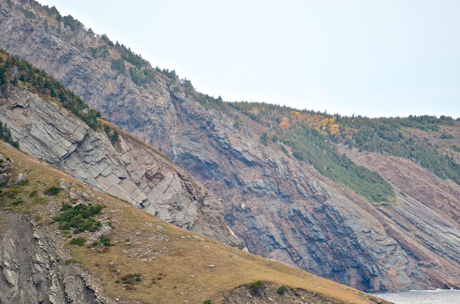 Li’l Grassy, Rhu Pillinn, and the Bear Hill cliff face
