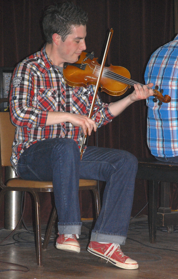 Photo of Colin Grant on fiddle